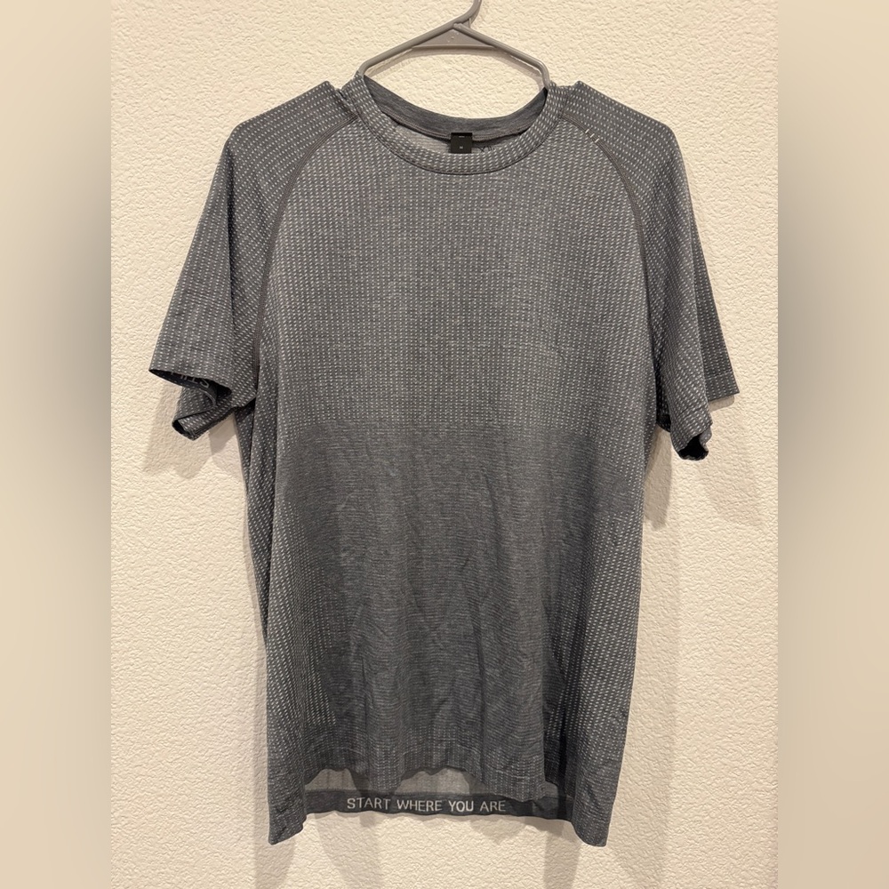 Lululemon men’s metal vent short sleeve shirt